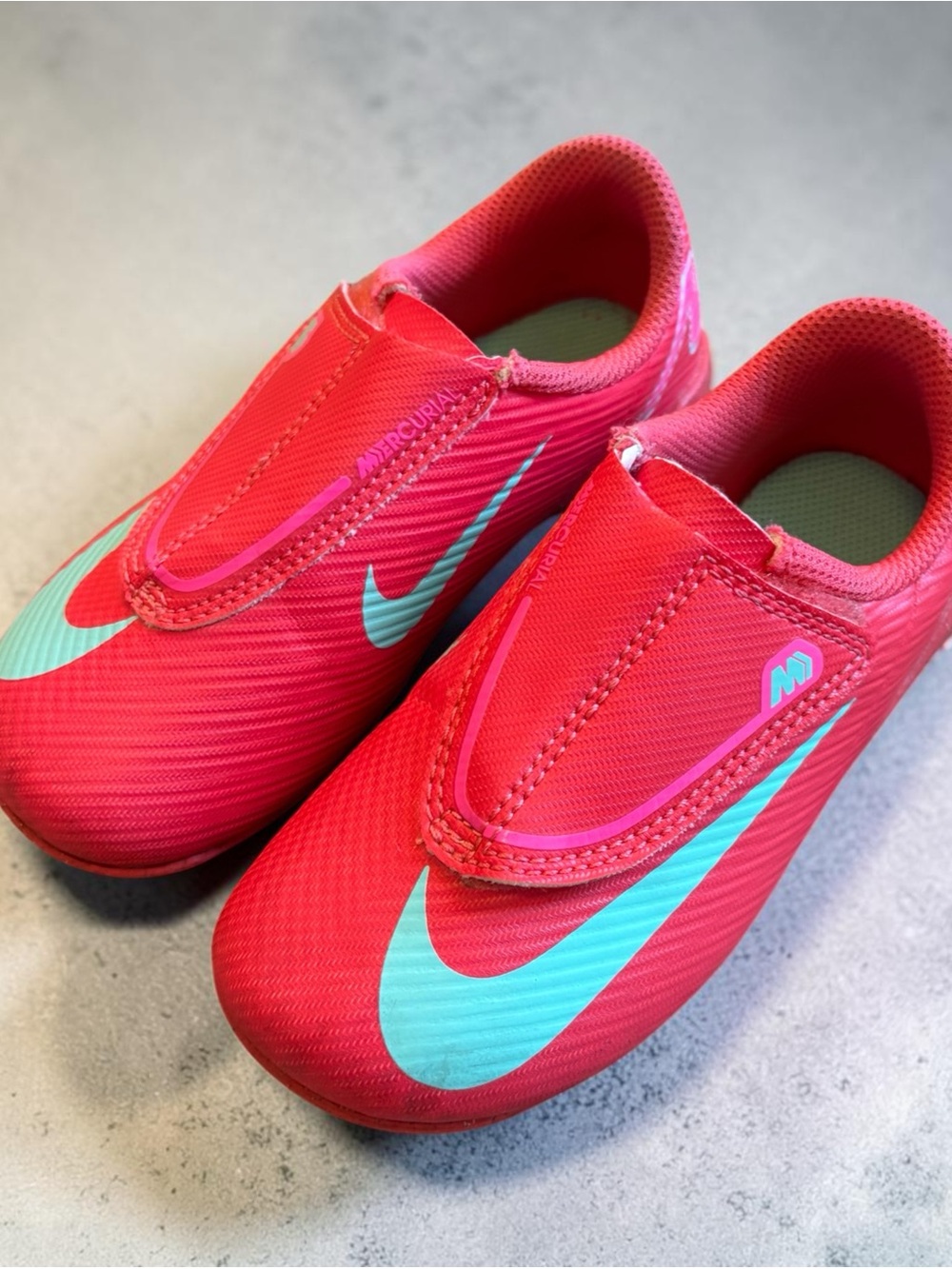 Nike | MERCURIAL VAPOR 16 CLUB
MG |Velcro | Pink | 9c